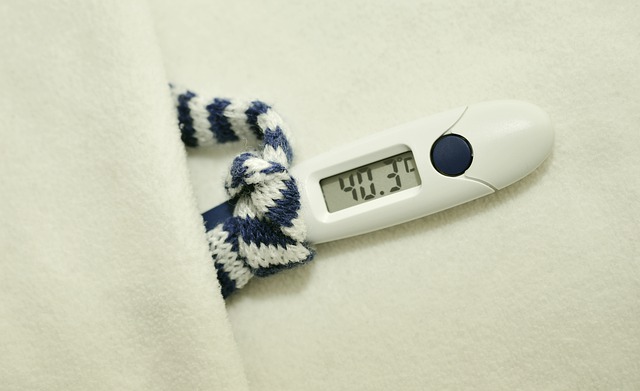 Jak wybrać dobry termometr bezdotykowy dla niemowlaka?